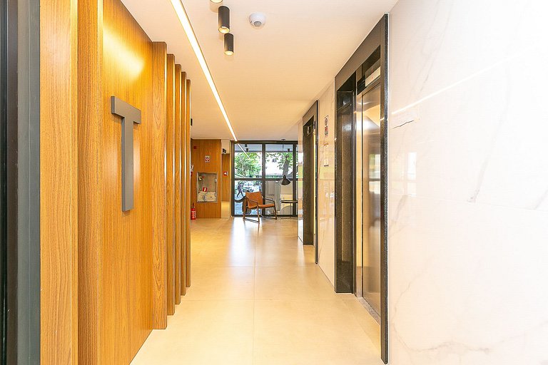 Apartamento finamente decorado, no Centro de Curitiba, até 2