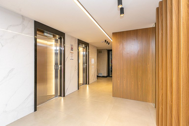 Apartamento finamente decorado, no Centro de Curitiba, até 2