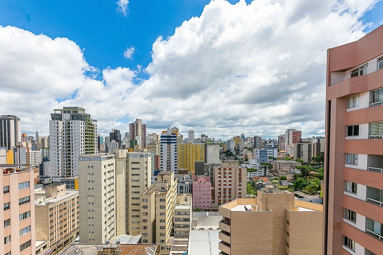 Apartamento finamente decorado, no Centro de Curitiba, até 2