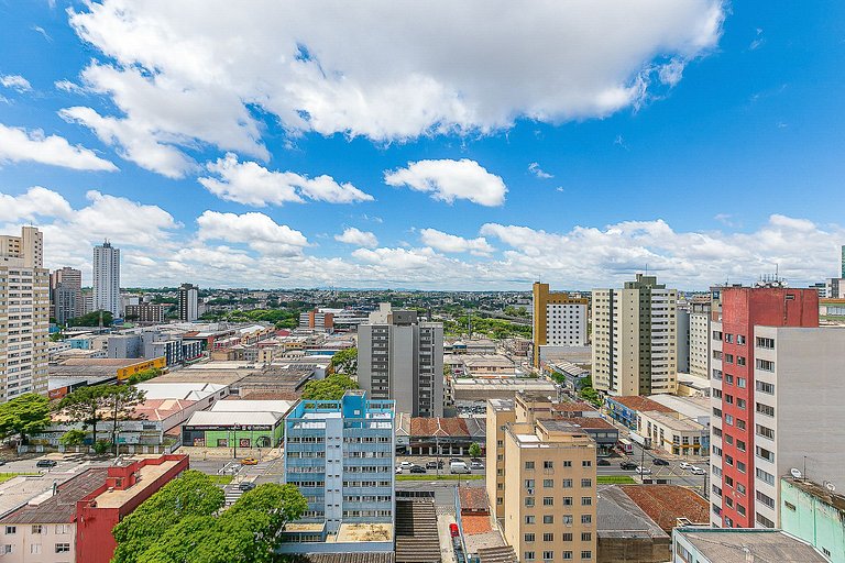 Apartamento finamente decorado, no Centro de Curitiba, até 2