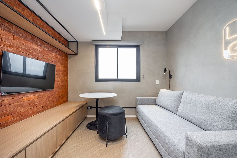 Studio Duplex finamente decorado em Curitiba, à 400m do Shop
