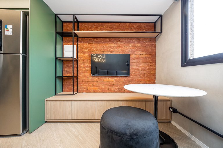 Studio Duplex finamente decorado em Curitiba, à 400m do Shop