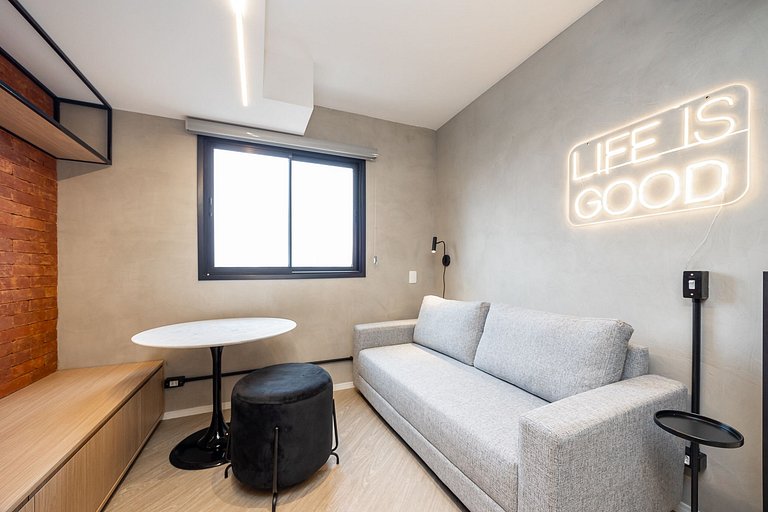 Studio Duplex finamente decorado em Curitiba, à 400m do Shop