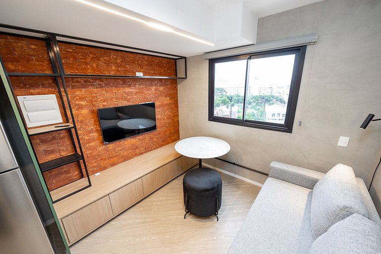 Studio Duplex finamente decorado em Curitiba, à 400m do Shop