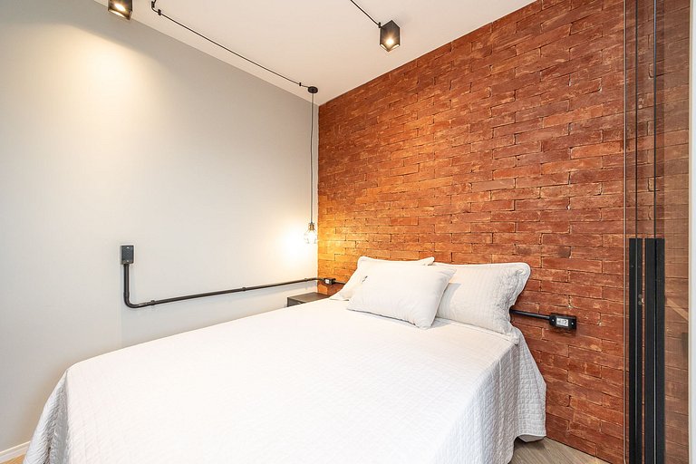 Studio Duplex finamente decorado em Curitiba, à 400m do Shop