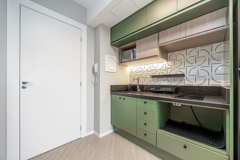 Studio Duplex finamente decorado em Curitiba, à 400m do Shop