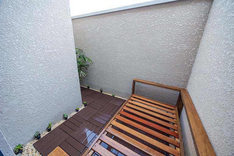 Studio Duplex finamente decorado em Curitiba, à 400m do Shop