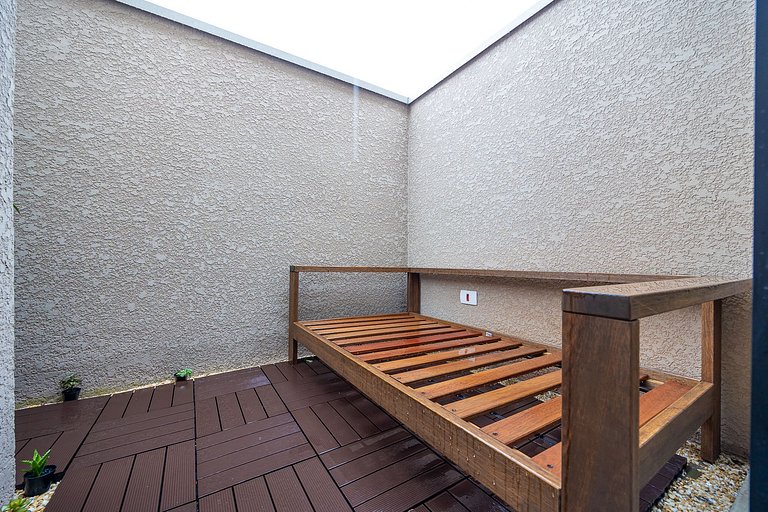 Studio Duplex finamente decorado em Curitiba, à 400m do Shop