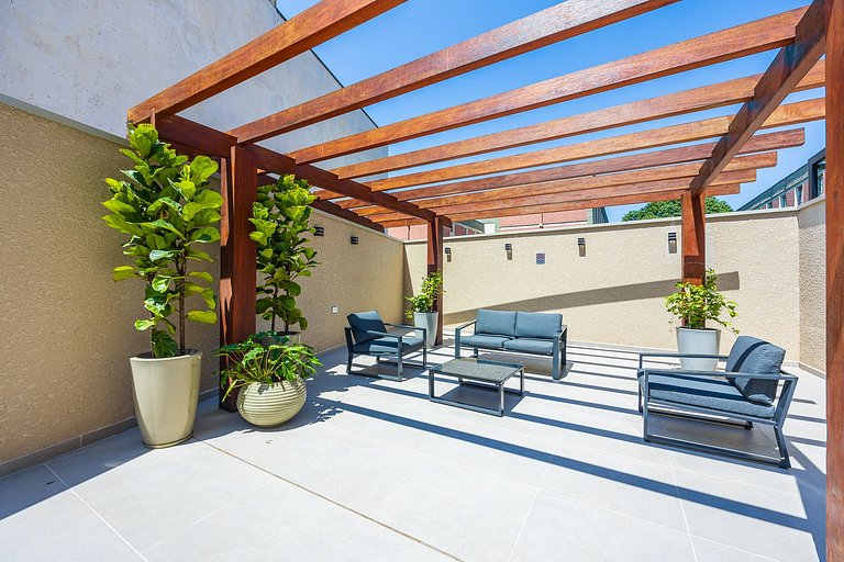 Studio Duplex finamente decorado em Curitiba, à 400m do Shop