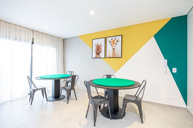 Studio Duplex finamente decorado em Curitiba, à 400m do Shop