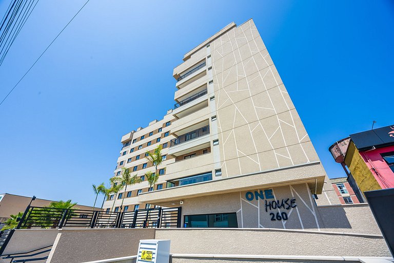 Studio Duplex finamente decorado em Curitiba, à 400m do Shop