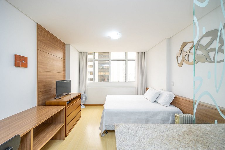 Apartamento finamente decorado, no Centro de Curitiba, até 2