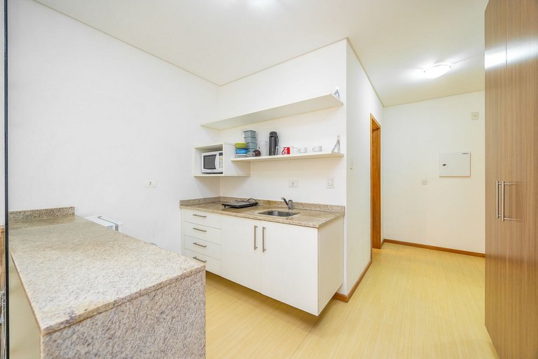 Apartamento finamente decorado, no Centro de Curitiba, até 2