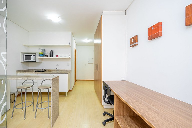 Apartamento finamente decorado, no Centro de Curitiba, até 2