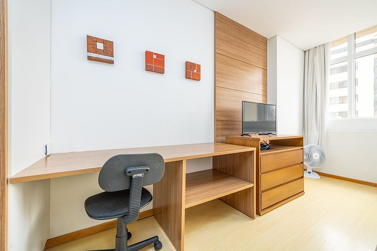 Apartamento finamente decorado, no Centro de Curitiba, até 2