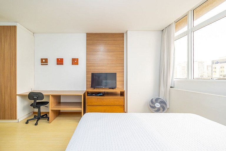 Apartamento finamente decorado, no Centro de Curitiba, até 2