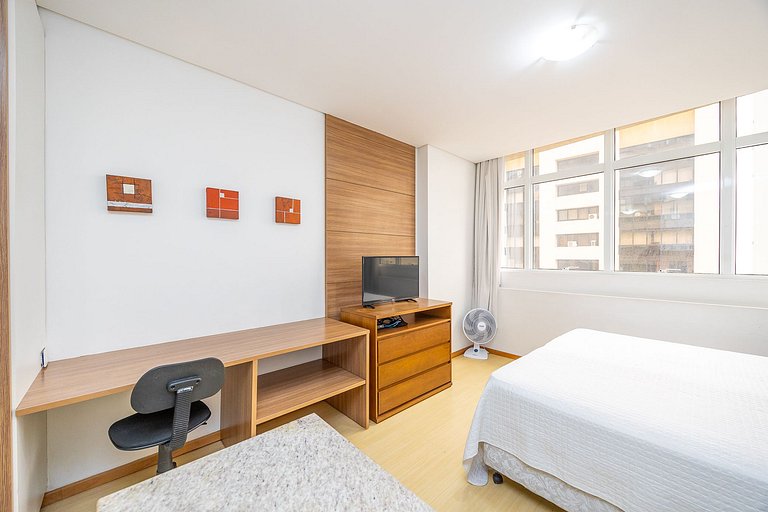 Apartamento finamente decorado, no Centro de Curitiba, até 2