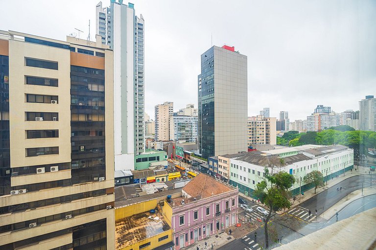 Apartamento finamente decorado, no Centro de Curitiba, até 2