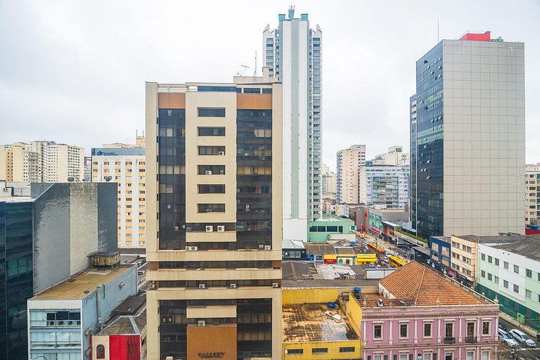 Apartamento finamente decorado, no Centro de Curitiba, até 2