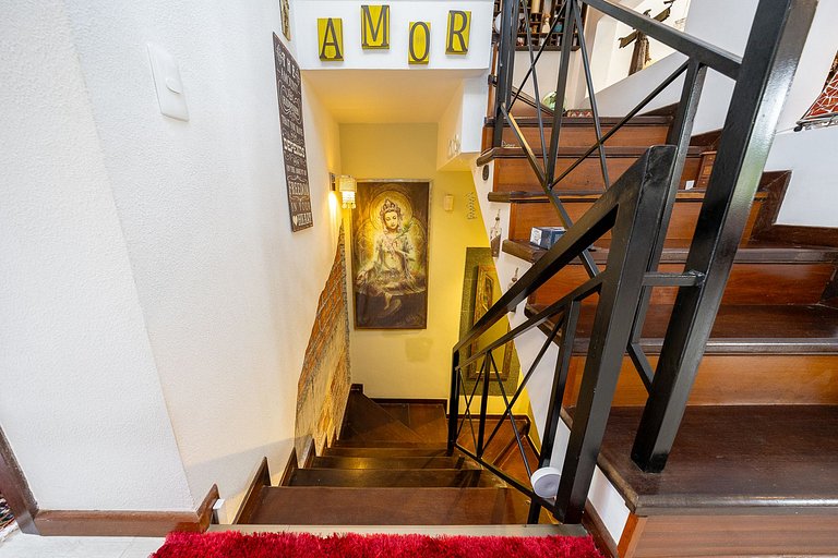 Triplex 3 quartos, sendo 3 suítes, no Hugo Lange, m²