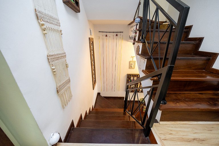 Triplex 3 quartos, sendo 3 suítes, no Hugo Lange, m²