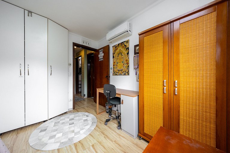 Triplex 3 quartos, sendo 3 suítes, no Hugo Lange, m²