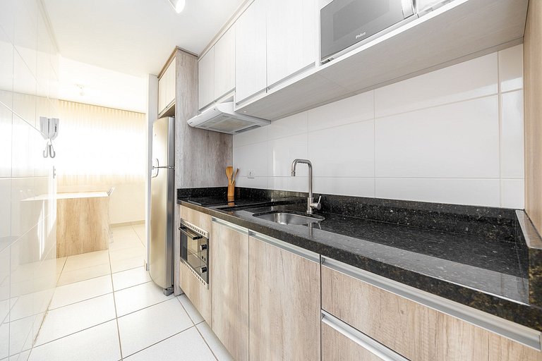 Apartamento decorado e completo, 1 quarto no centro de curit