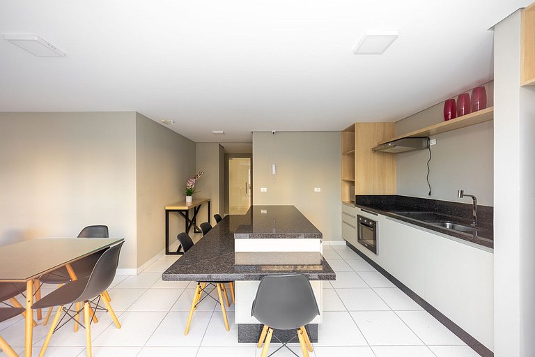 Apartamento decorado e completo, 1 quarto no centro de curit