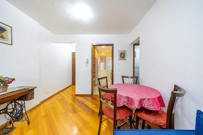 Apartamento 2 quartos finamente decorado Batel