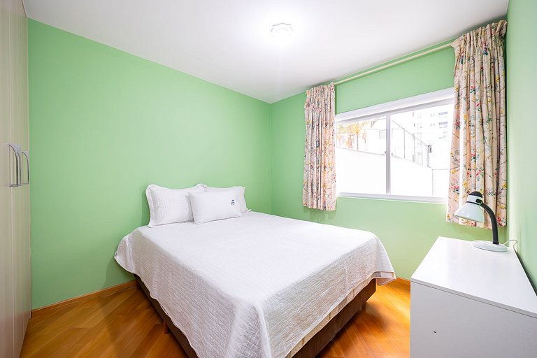 Apartamento 2 quartos finamente decorado Batel