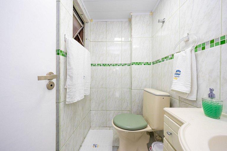 Studio finamente decorado em Curitiba, até 2 pessoas.