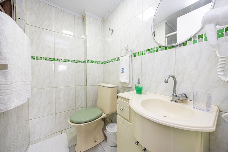 Studio finamente decorado em Curitiba, até 2 pessoas.