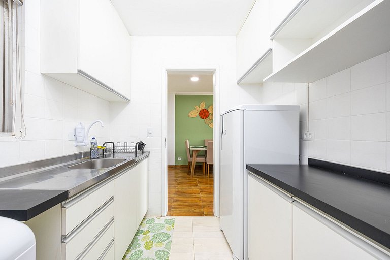 Studio finamente decorado em Curitiba, até 2 pessoas.