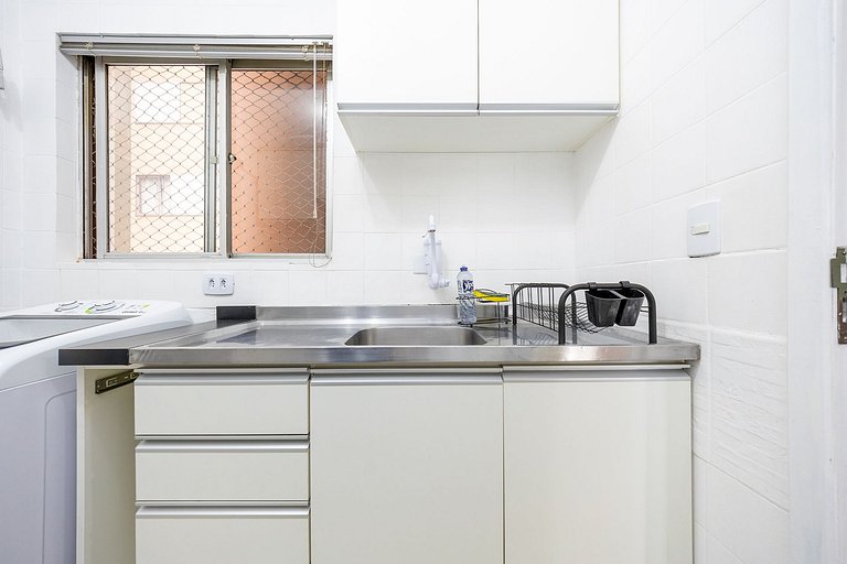 Studio finamente decorado em Curitiba, até 2 pessoas.