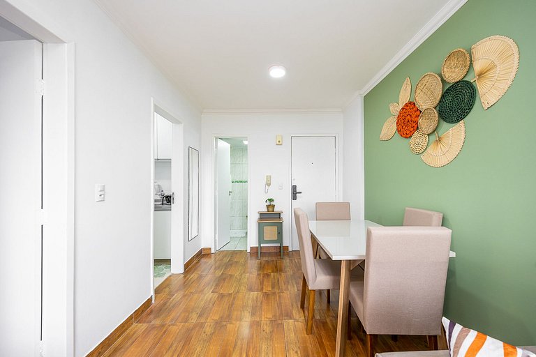 Studio finamente decorado em Curitiba, até 2 pessoas.