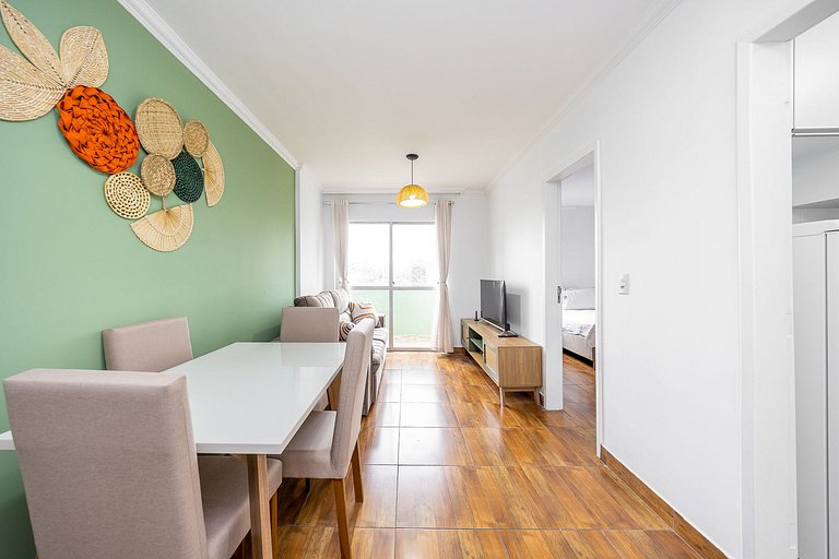 Studio finamente decorado em Curitiba, até 2 pessoas.