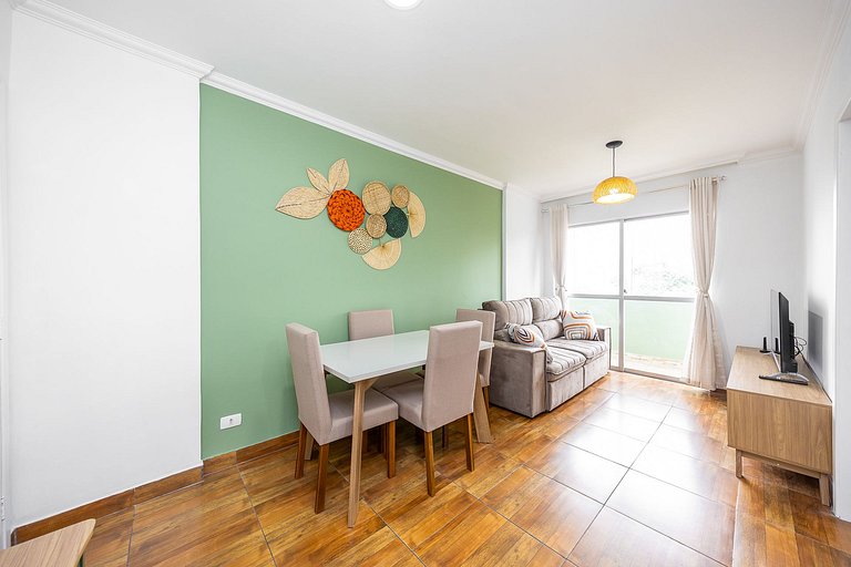 Studio finamente decorado em Curitiba, até 2 pessoas.