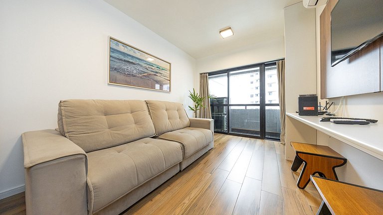 Studio totalmente mobiliado, localizado no 10º andar, em exc