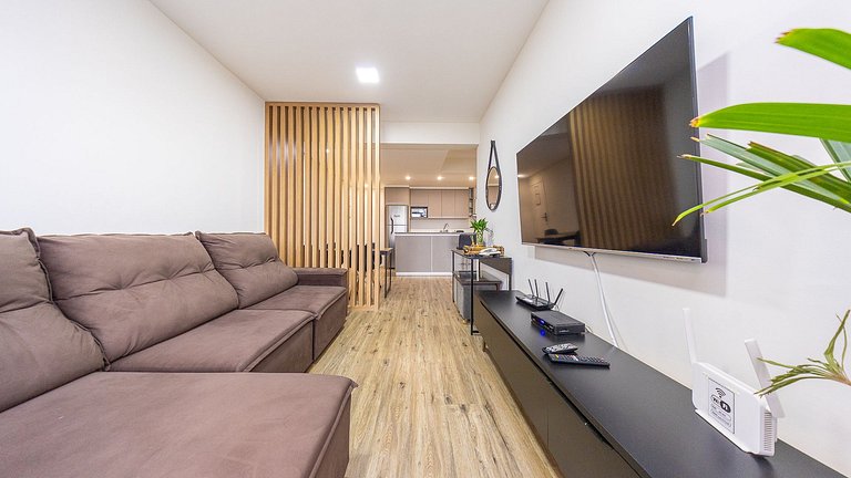 Studio totalmente mobiliado, localizado no 18º andar, em exc