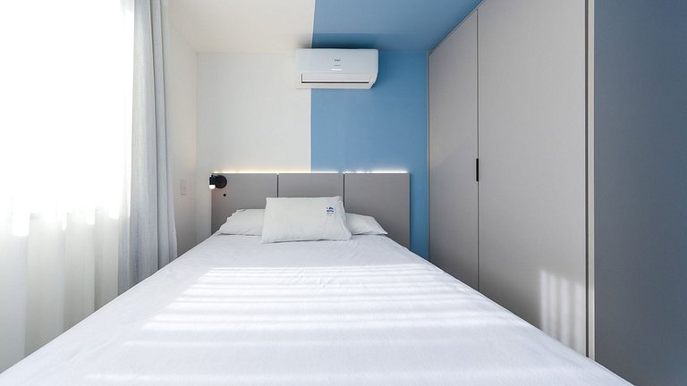 Studio totalmente mobiliado, no 2º andar, em excelente local