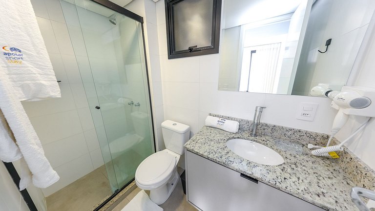 Studio totalmente mobiliado, no 2º andar, em excelente local