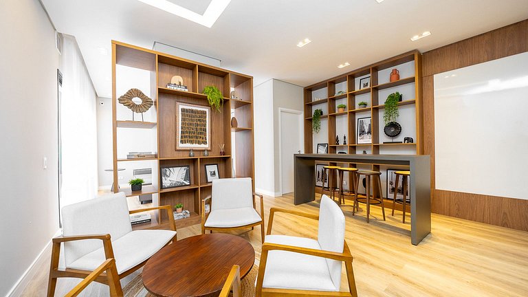 Studio totalmente mobiliado, no 2º andar, em excelente local