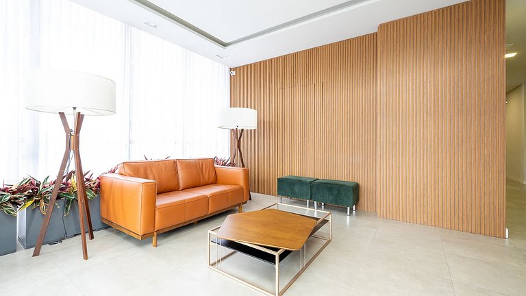 Studio totalmente mobiliado, no 2º andar, em excelente local