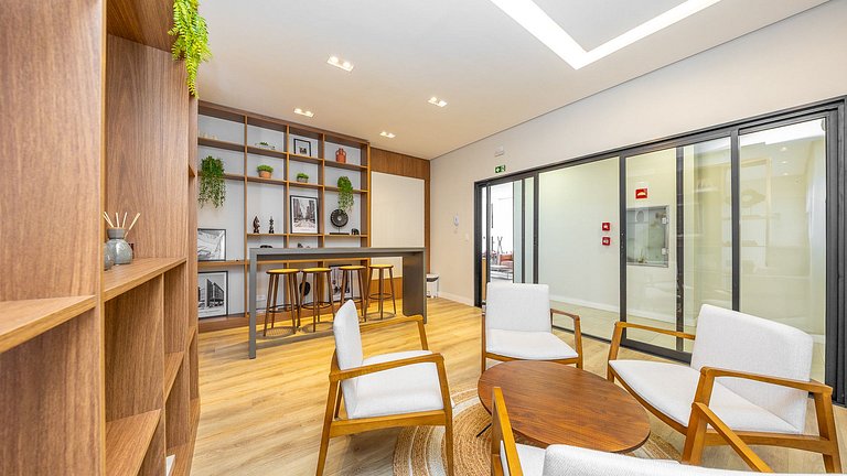 Studio totalmente mobiliado, no 2º andar, em excelente local