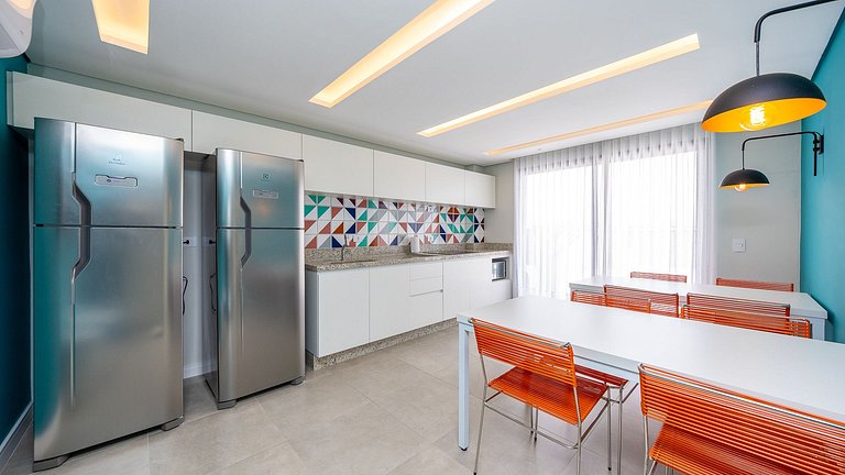 Studio totalmente mobiliado, no 2º andar, em excelente local