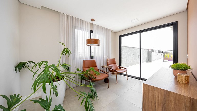 Studio totalmente mobiliado, no 2º andar, em excelente local