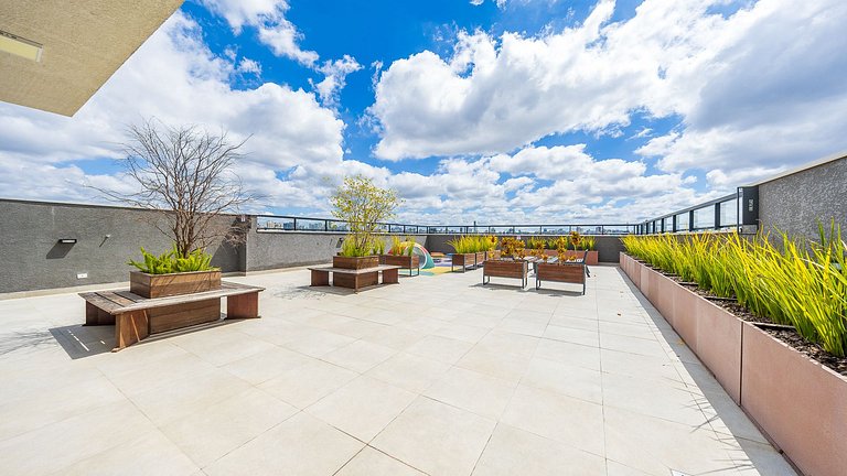 Studio totalmente mobiliado, no 2º andar, em excelente local