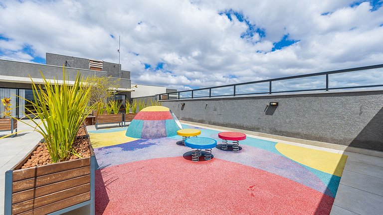 Studio totalmente mobiliado, no 2º andar, em excelente local