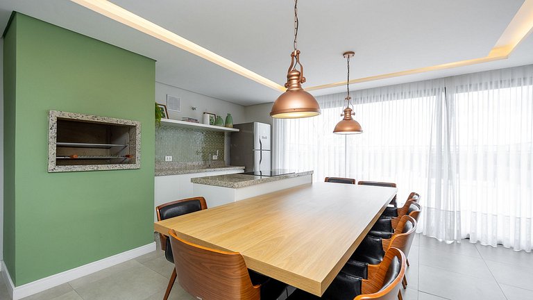 Studio totalmente mobiliado, no 2º andar, em excelente local