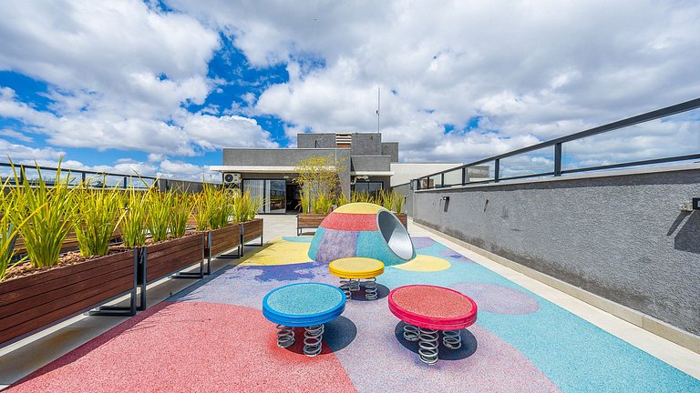 Studio totalmente mobiliado, no 2º andar, em excelente local